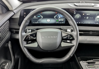Подержанный автомобиль Exeed LX 2023 года (22 фото)