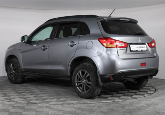 Подержанный автомобиль Mitsubishi ASX 2014 года (7 фото)