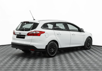 Подержанный автомобиль Ford Focus Wagon 2013 года (3 фото)