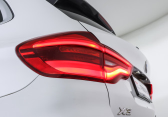 Подержанный автомобиль BMW X3 2019 года (24 фото)