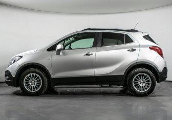 Подержанный автомобиль Opel Mokka 2013 года (8 фото)