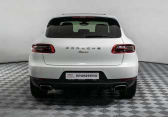 Подержанный автомобиль Porsche Macan 2018 года (6 фото)