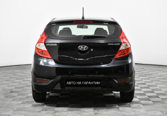 Подержанный автомобиль Hyundai Solaris Hatchback 2012 года (6 фото)