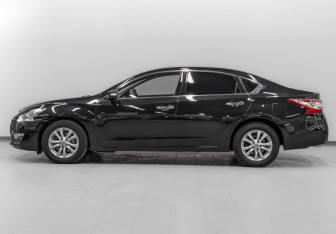 Подержанный автомобиль Nissan Teana 2014 года (8 фото)