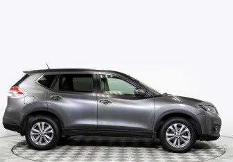 Подержанный автомобиль Nissan X-Trail 2016 года (3 фото)