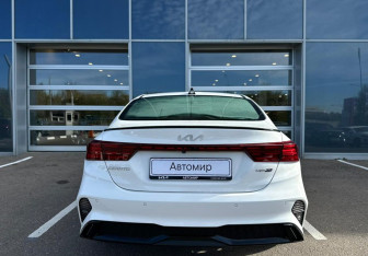 Новый Kia Cerato Sedan 2022 (11 фото)