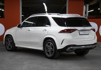 Подержанный автомобиль Mercedes-Benz GLE 2020 года (7 фото)