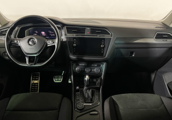 Подержанный автомобиль Volkswagen Tiguan 2020 года (12 фото)