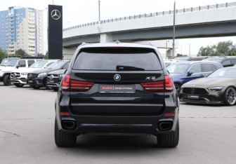 Подержанный автомобиль BMW X5 2014 года (6 фото)