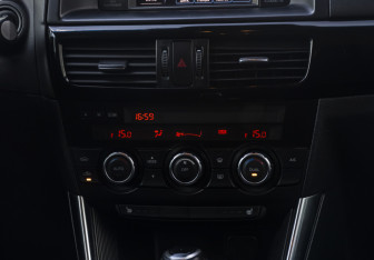 Подержанный автомобиль Mazda CX-5 2012 года (13 фото)