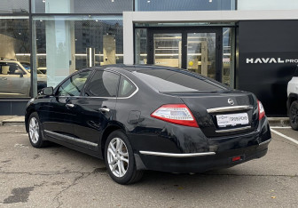 Подержанный автомобиль Nissan Teana 2012 года (7 фото)
