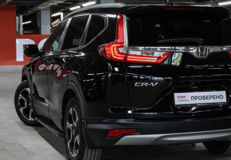 Подержанный автомобиль Honda CR-V 2017 года (25 фото)