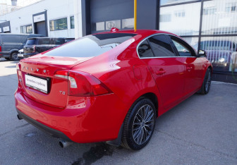 Подержанный автомобиль Volvo S60 2012 года (5 фото)