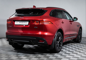 Подержанный автомобиль Jaguar F-Pace 2016 года (5 фото)