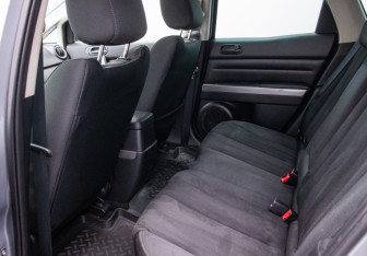 Подержанный автомобиль Mazda CX-7 2011 года (11 фото)