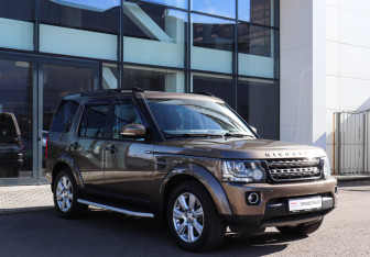 Подержанный автомобиль Land Rover Discovery 2014 года (3 фото)