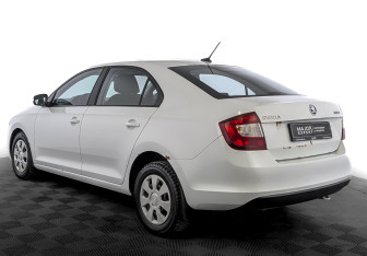 Подержанный автомобиль Skoda Rapid Liftback 2019 года (7 фото)