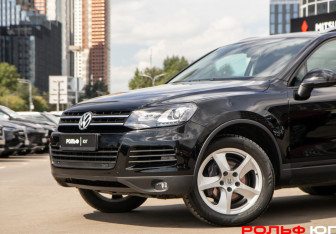 Подержанный автомобиль Volkswagen Touareg 2012 года (16 фото)