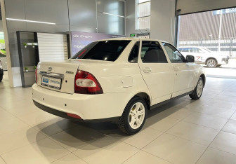 Подержанный автомобиль LADA (ВАЗ) Priora Sedan 2012 года (4 фото)