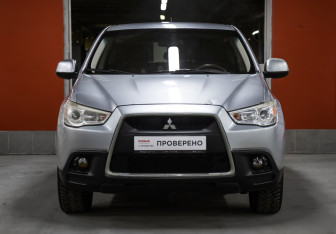 Подержанный автомобиль Mitsubishi ASX 2011 года (2 фото)