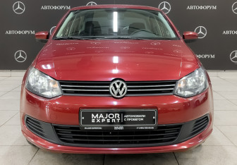 Подержанный автомобиль Volkswagen Polo Sedan 2012 года (2 фото)