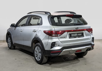 Подержанный автомобиль Kia Rio Hatchback 2021 года (7 фото)