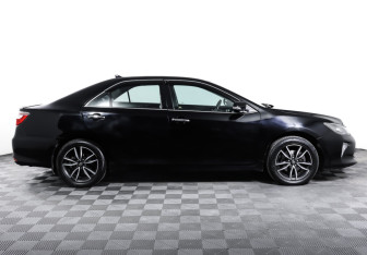 Подержанный автомобиль Toyota Camry Sedan 2017 года (4 фото)