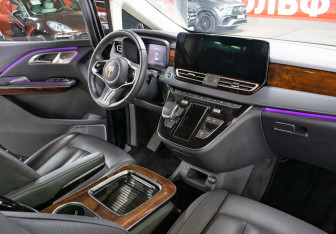 Подержанный автомобиль Hongqi HQ9 2022 года (11 фото)