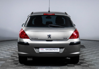 Подержанный автомобиль Peugeot 308 Hatchback 2011 года (6 фото)