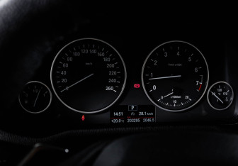 Подержанный автомобиль BMW X4 2014 года (11 фото)