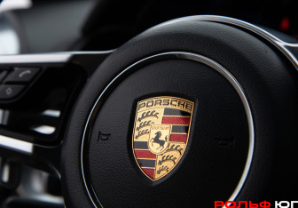 Подержанный автомобиль Porsche Cayenne 2017 года (22 фото)