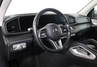 Подержанный автомобиль Mercedes-Benz GLE 2020 года (13 фото)