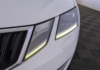 Подержанный автомобиль Skoda Octavia Liftback 2020 года (11 фото)