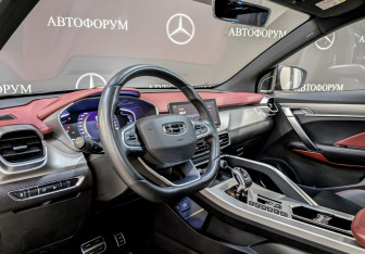 Подержанный автомобиль Geely Coolray 2021 года (15 фото)