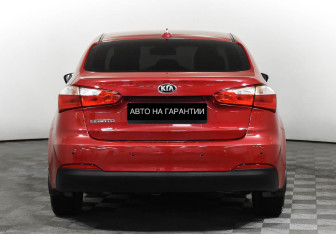 Подержанный автомобиль Kia Cerato Sedan 2014 года (6 фото)