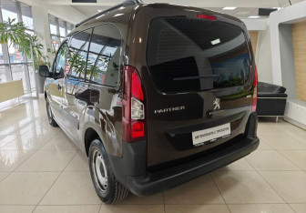 Подержанный автомобиль Peugeot Partner 2021 года (7 фото)