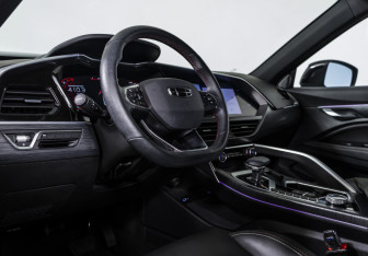 Подержанный автомобиль Geely Tugella 2024 года (9 фото)