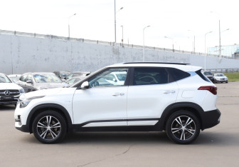 Подержанный автомобиль Kia Seltos 2020 года (8 фото)