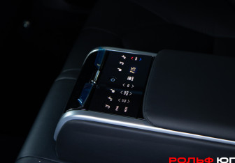Подержанный автомобиль Toyota Camry Sedan 2018 года (18 фото)