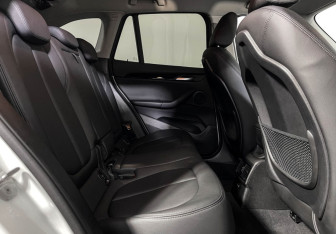 Подержанный автомобиль BMW X1 2020 года (14 фото)