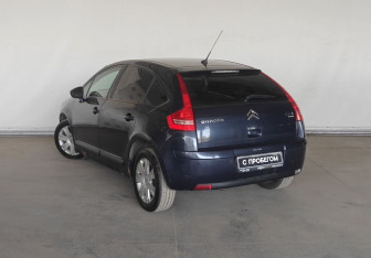 Подержанный автомобиль Citroen C4 Hatchback 2010 года (4 фото)