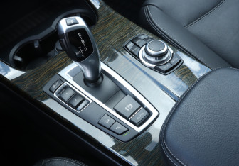 Подержанный автомобиль BMW X3 2014 года (16 фото)