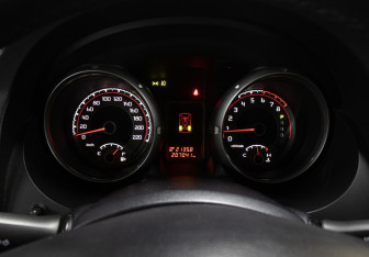 Подержанный автомобиль Mitsubishi Pajero 2014 года (12 фото)