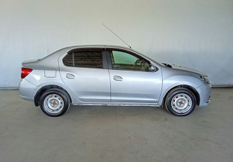 Подержанный автомобиль Renault Logan Sedan 2015 года (7 фото)