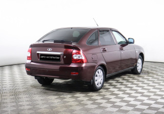Подержанный автомобиль LADA (ВАЗ) Priora Hatchback 2012 года (3 фото)