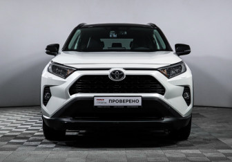 Подержанный автомобиль Toyota RAV4 2021 года (2 фото)