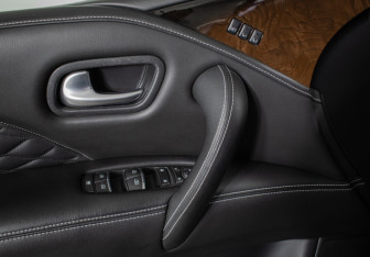 Подержанный автомобиль Infiniti QX80 2018 года (21 фото)