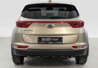 Подержанный автомобиль Kia Sportage 2017 года (6 фото)