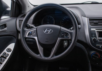 Подержанный автомобиль Hyundai Solaris Sedan 2015 года (15 фото)