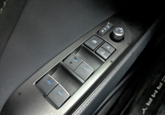 Подержанный автомобиль Toyota Camry Sedan 2021 года (28 фото)